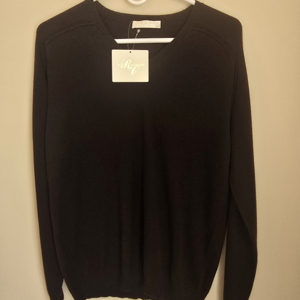 NWT Cashmere V-Neck Sweater by Royal Cashmere by Buyan-Chocolate Brown
